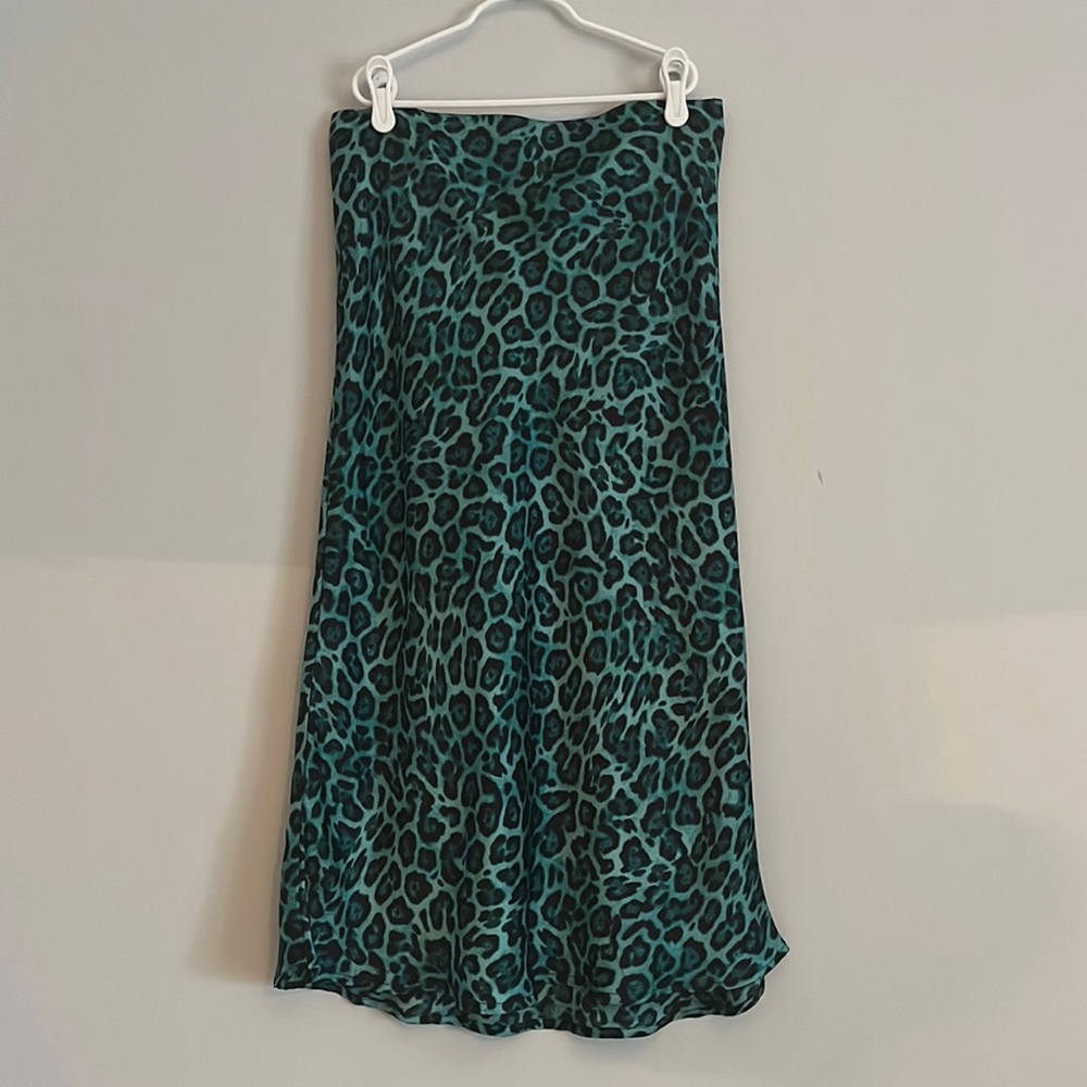 Excellent condition! Leith midi skirt